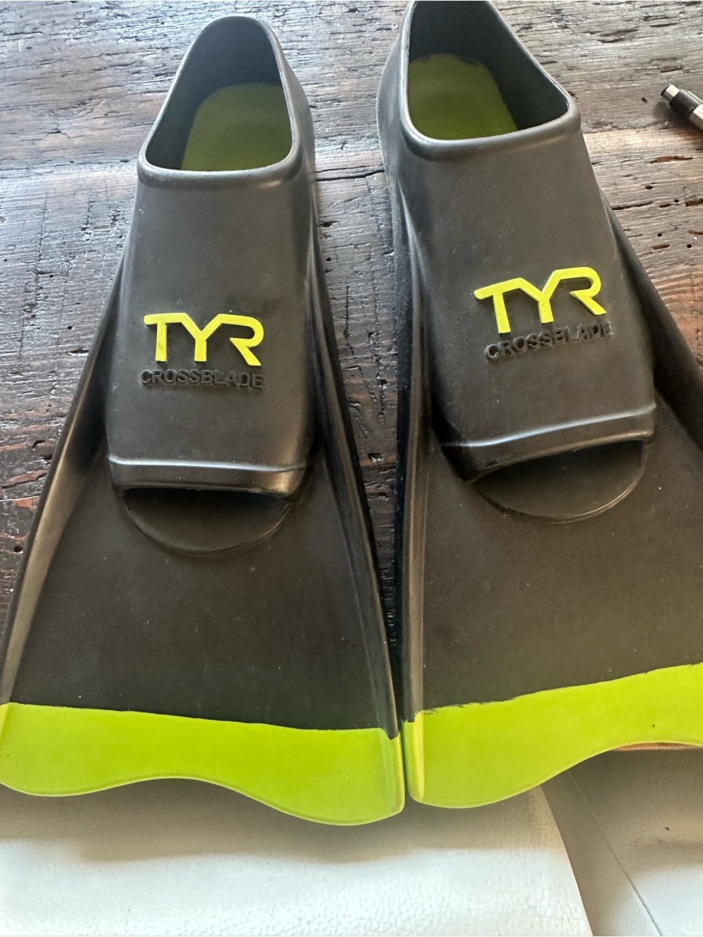 TYR Women's Swim Fins in Black and Neon Yellow